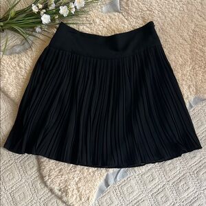 Ann Taylor Pleated Black Women's Skirt - Classic A-Line